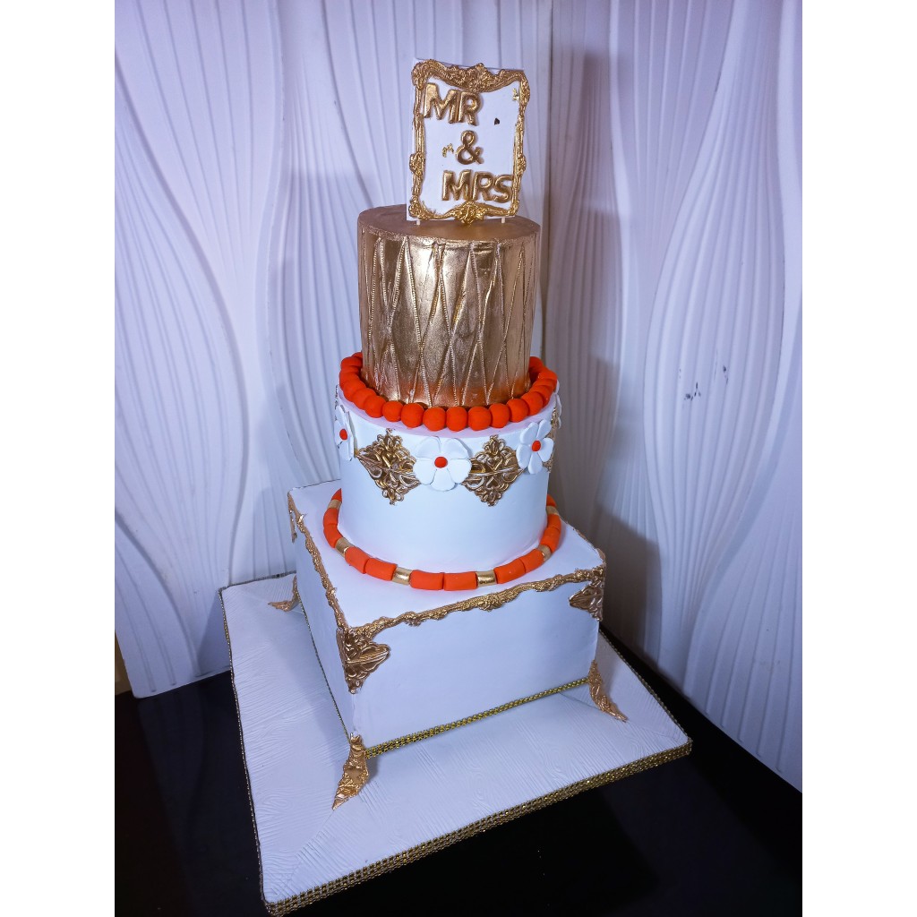 Atinglez Cakes in Wuye Abuja | Custom Wedding Cake Design & Installation
