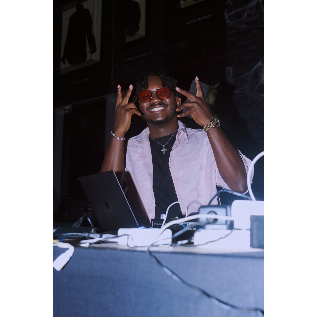 REXTHEDJ Wedding DJ Services in Ogudu GRA Ojota with 10+ Years Experience