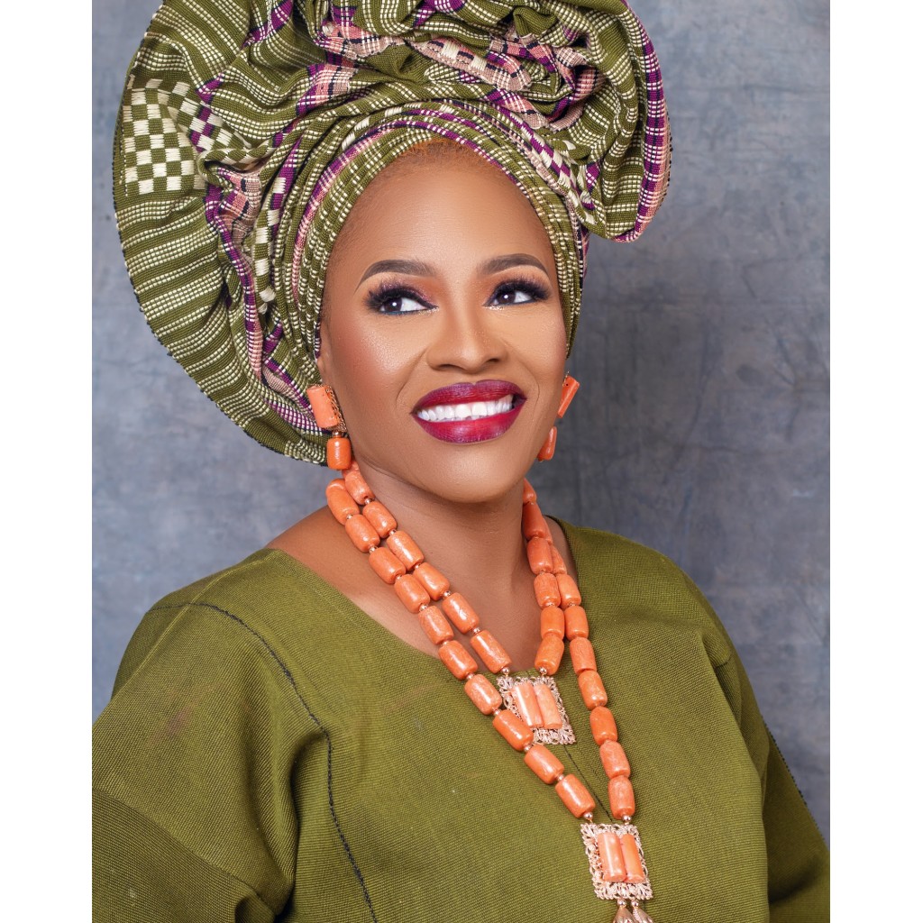 Smiles Fotografi Somolu, Lagos Wedding and Portrait Photography Studio