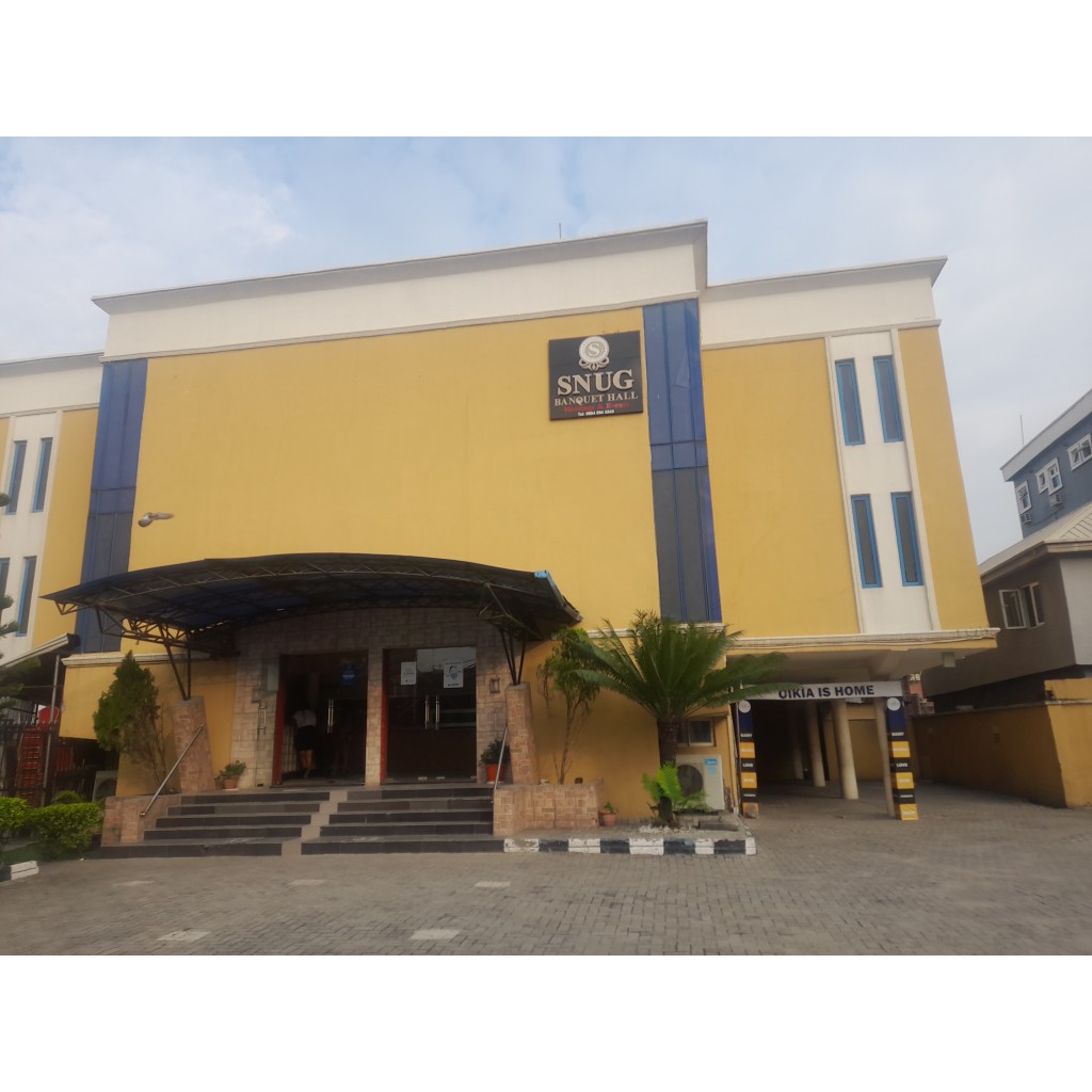 Snug Banquet Hall Lagos – Spacious Event Venue with Parking and Security