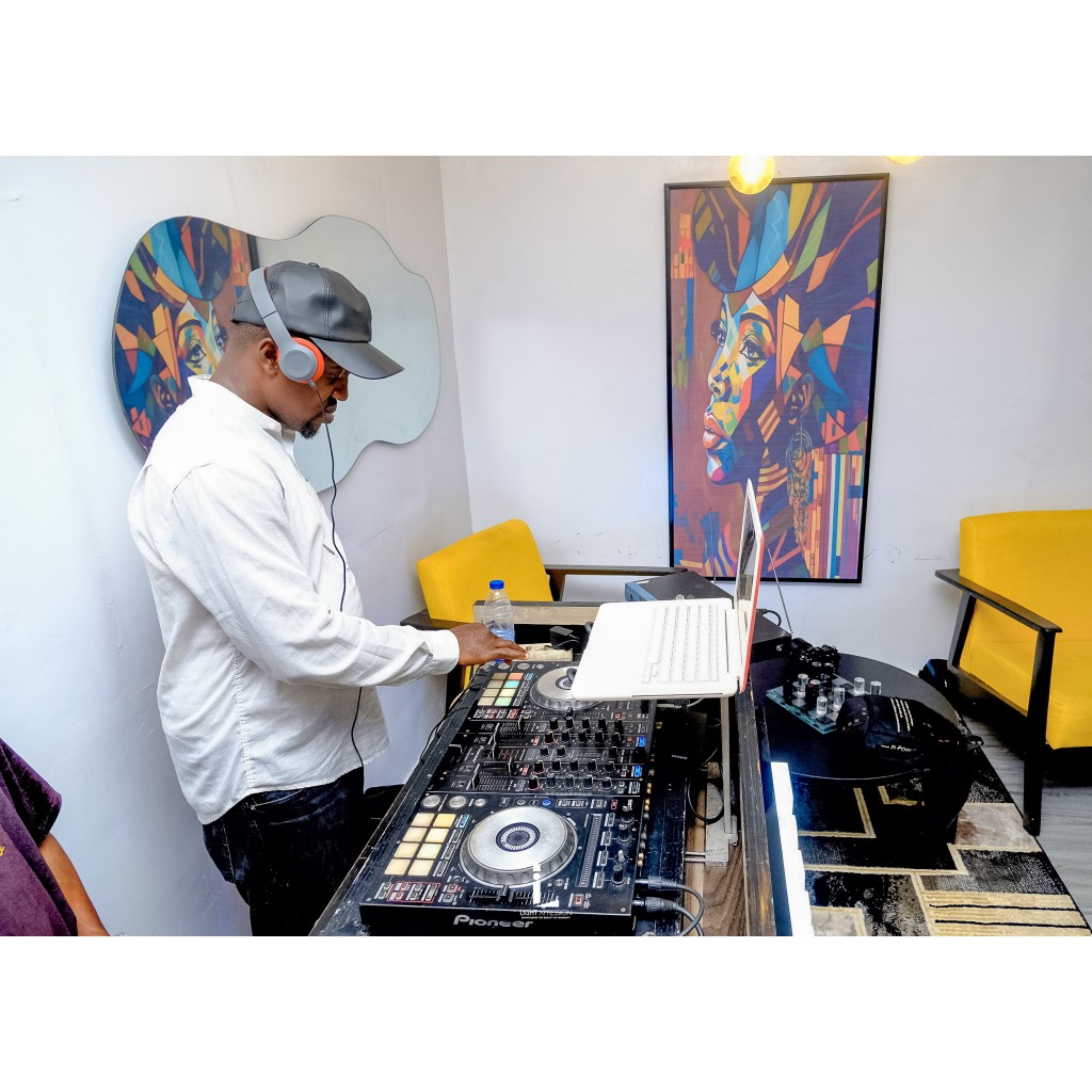 Djxmoemusic Lagos Wedding DJ Services for Receptions and Events
