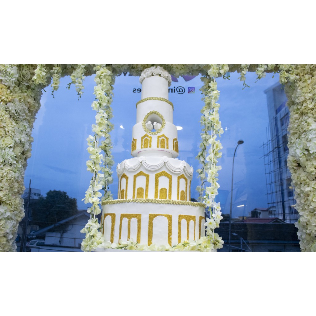 In 4 U Cakes, Surulere, Lagos — Bespoke Wedding Cakes & Delivery