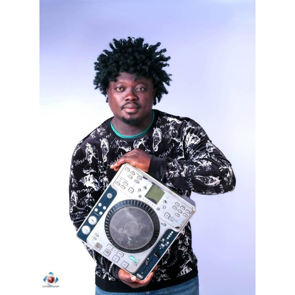 DJ BOB STAR Akowonjo, Lagos Wedding DJ and Event Entertainment Manager