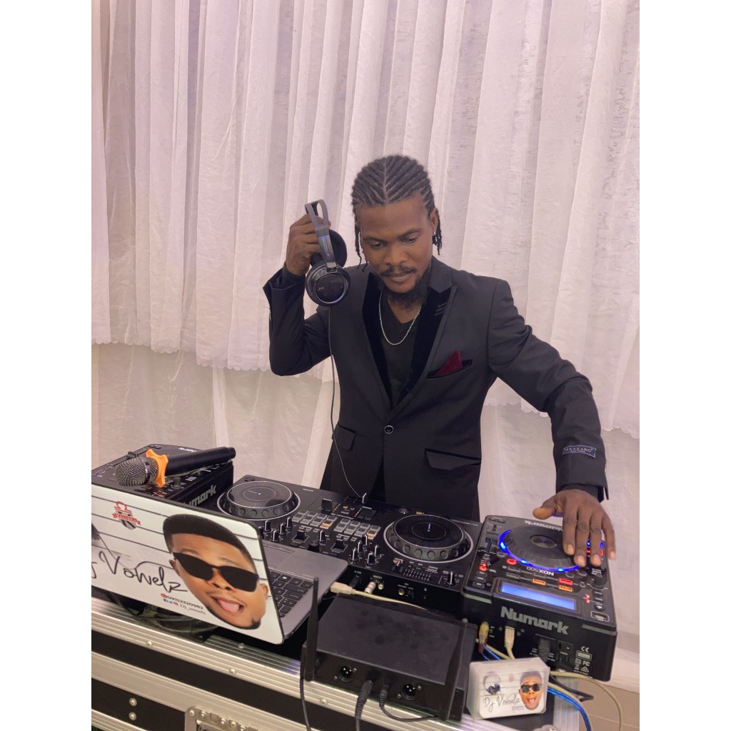 DJ Vowelz Lekki Lagos Wedding DJ Service and Playlist Curation