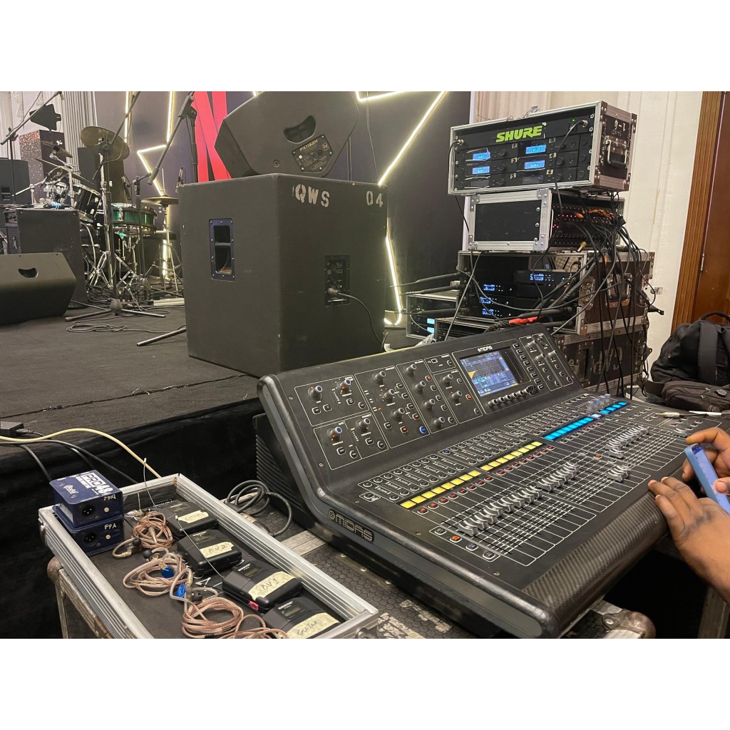 DJ Jeff Entertainment World Egbeda Lagos - Wedding DJ & Sound Crew