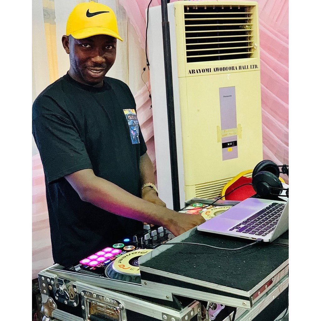 DJ Lapel Entertainment, Apapa, Lagos - Wedding DJ and Music Management
