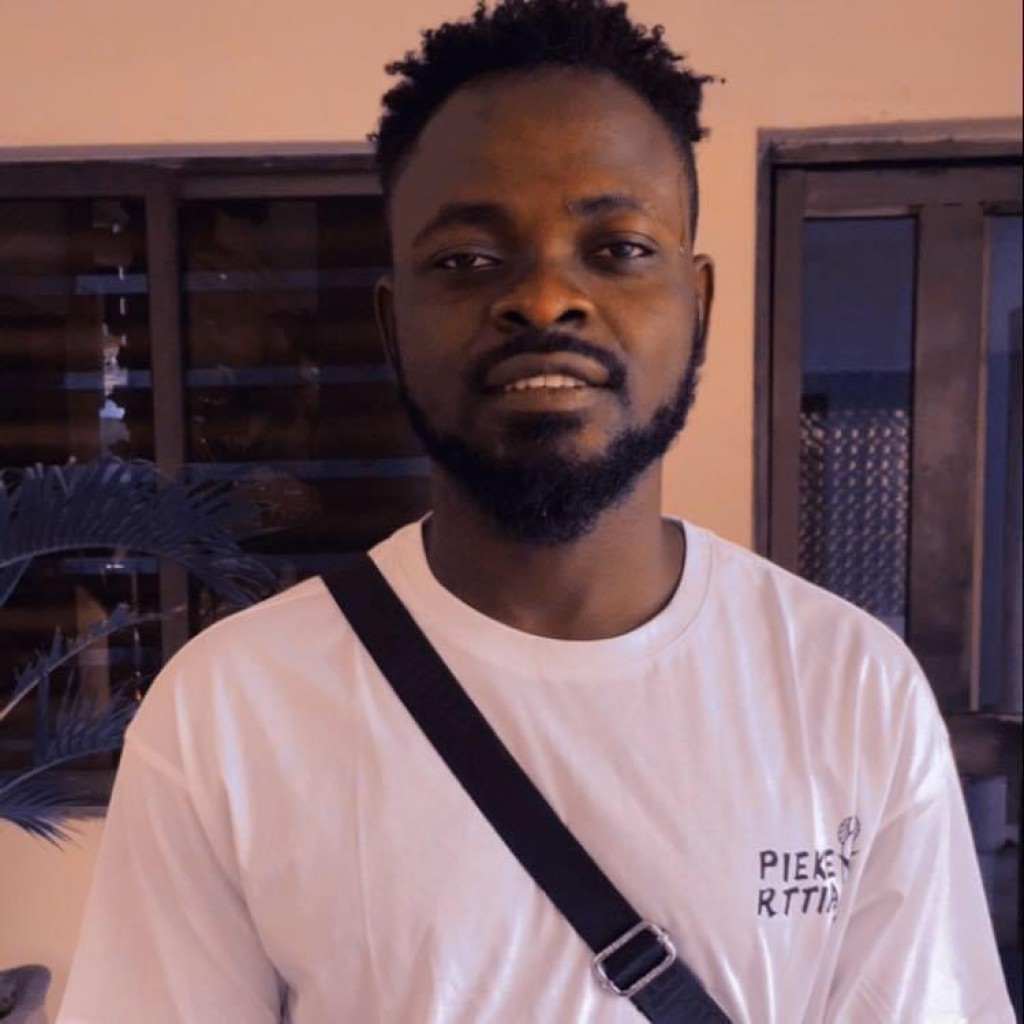 Royal DJ Khlasiq Lekki, Lagos, Nigeria Wedding, Birthday and Event DJ