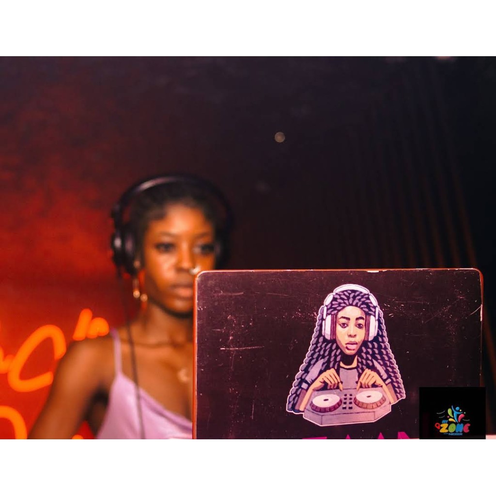 Zaaniii Wedding DJ Victoria Island Lagos: DJ, MC, Sound and Lighting