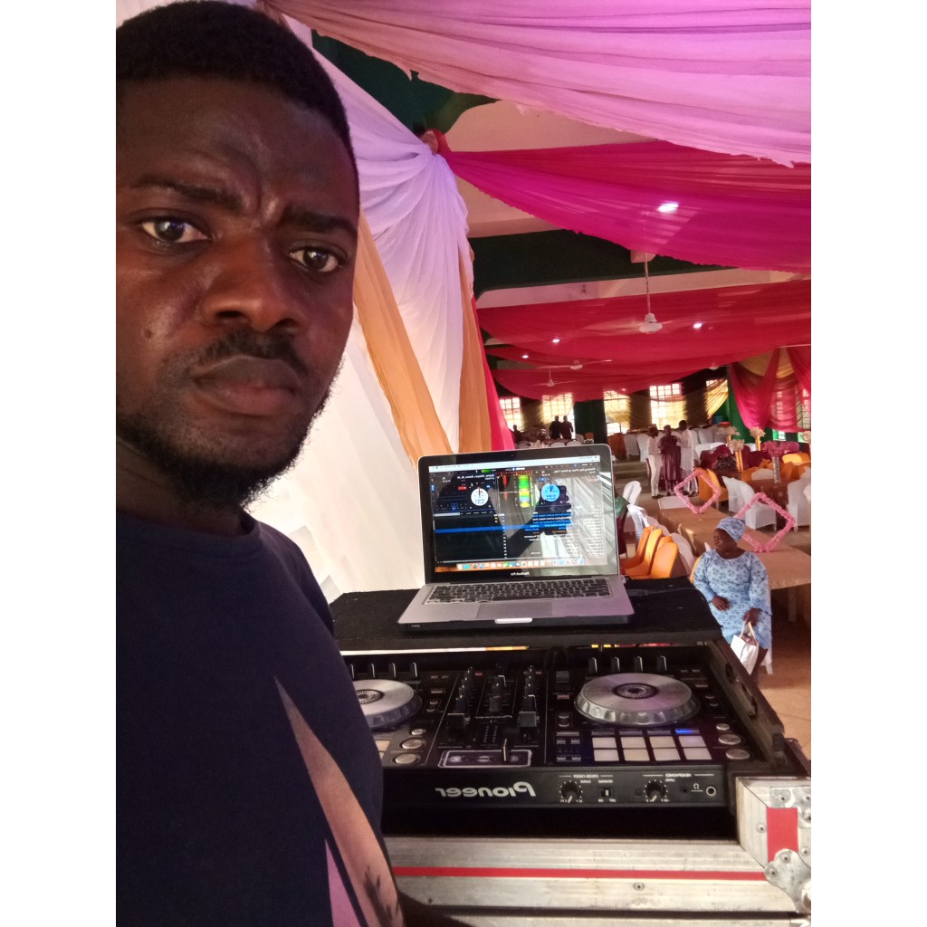 Deejay Spaze Lagos Island Wedding DJ Services for Ceremony & Reception