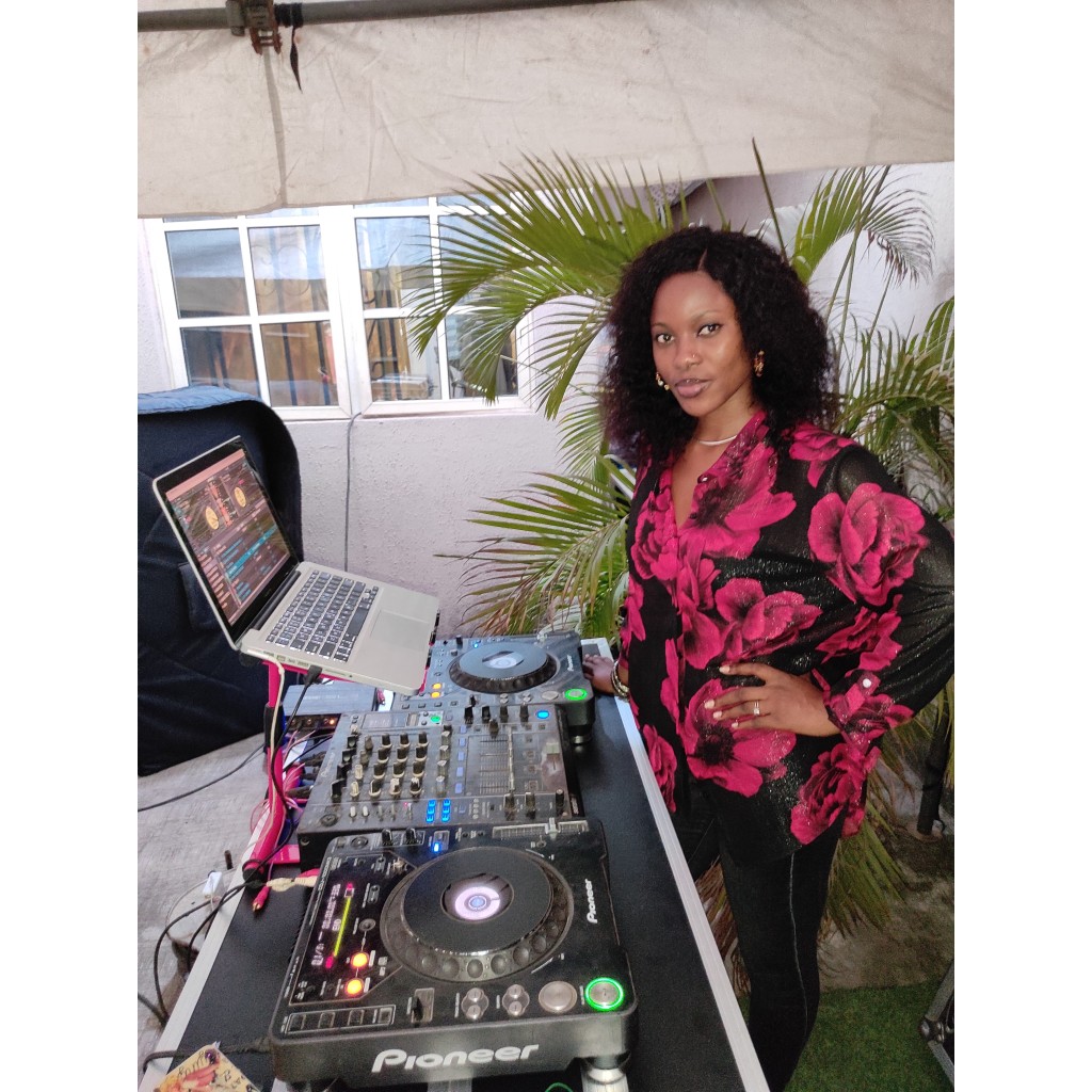 DJ Jenny Switch Ikeja, Lagos Wedding and Events DJ Services