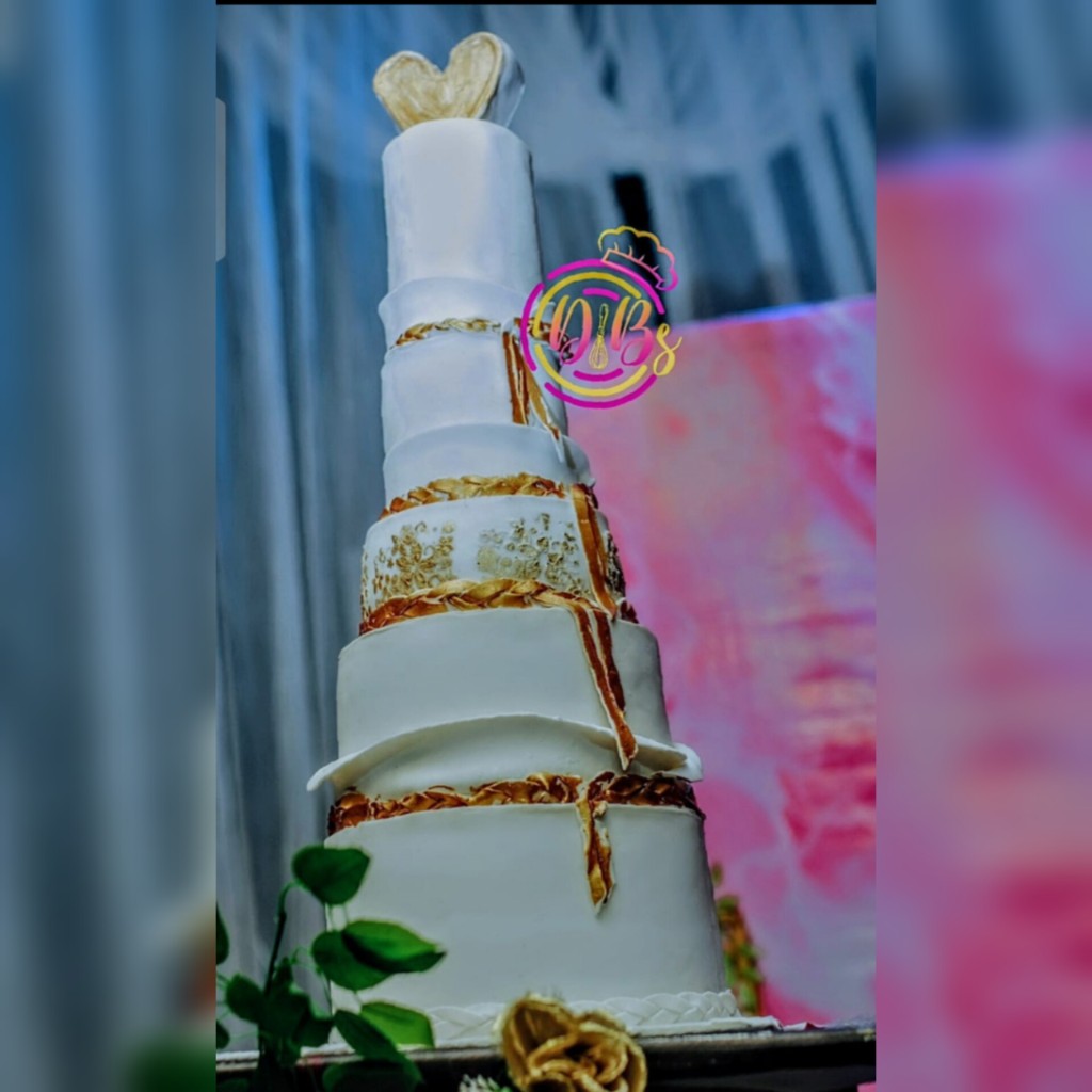 Dibs Comestibles Ado Ekiti Cake Shop and Wedding Caterer — Delivery