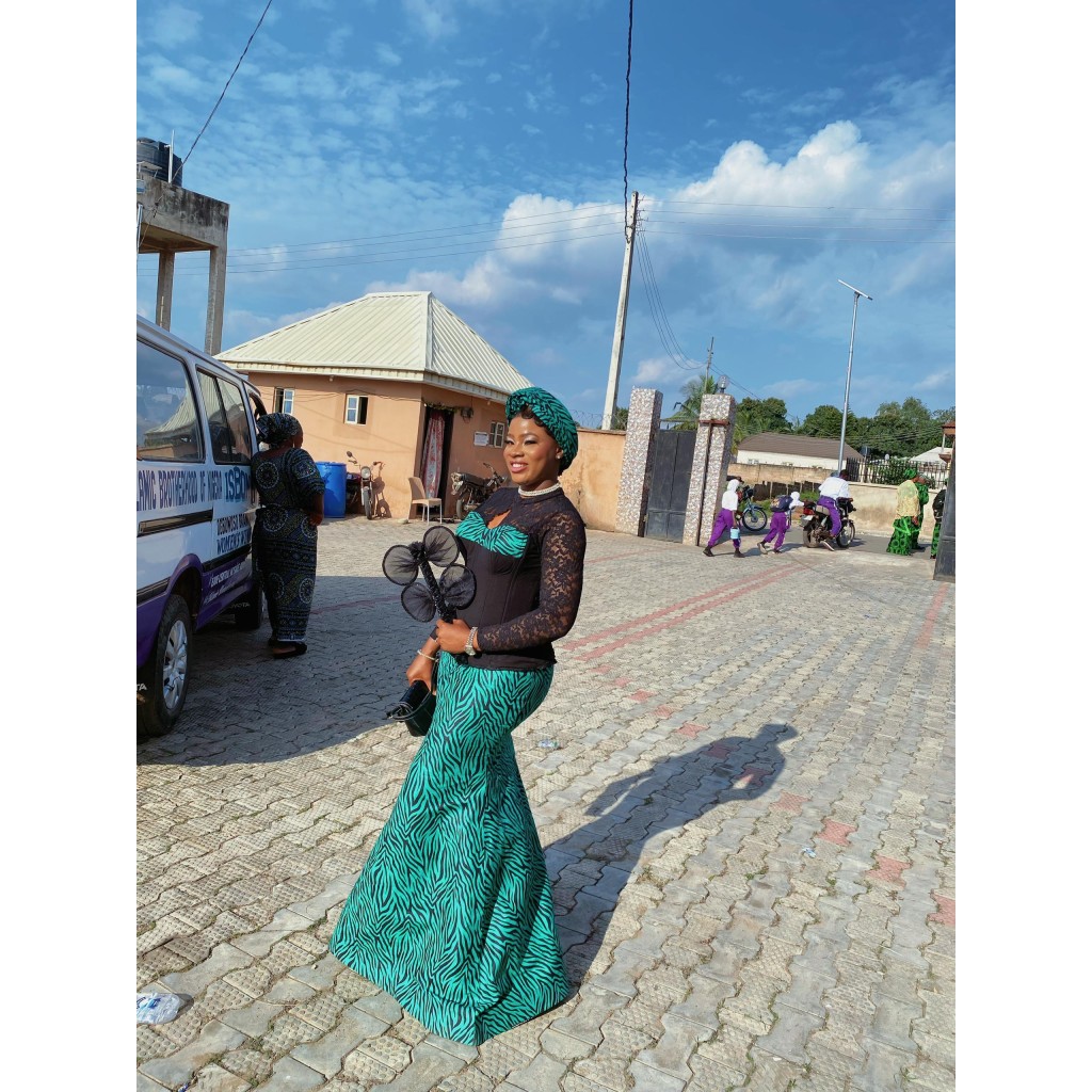 Nikki Stitches Designs & More Ilorin: Bridal Attire and Wedding Decor