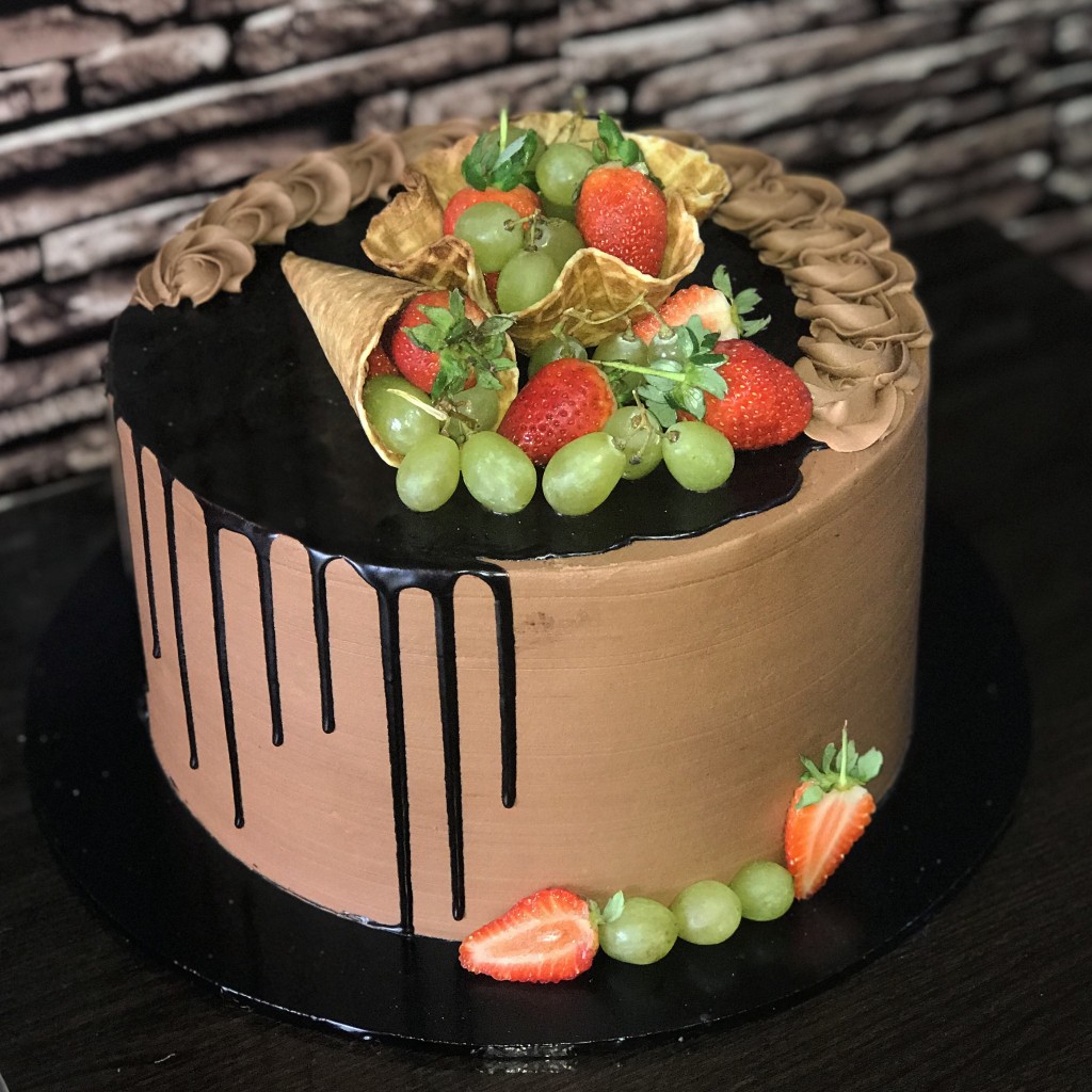 Scarlet Cakez Ilorin Custom Wedding Cakes and Dessert Services