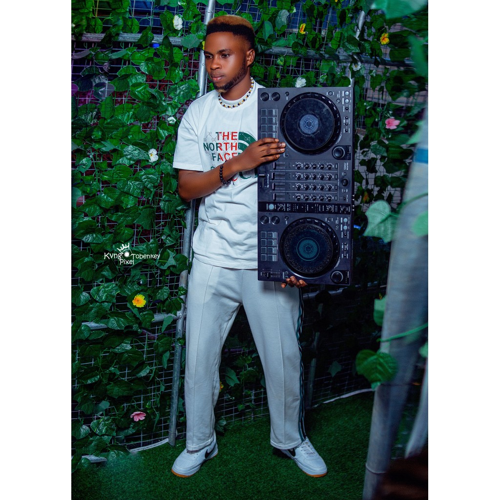 DJ Lewiss Entertainment Owerri Wedding DJ Service, 24/7, Cashless