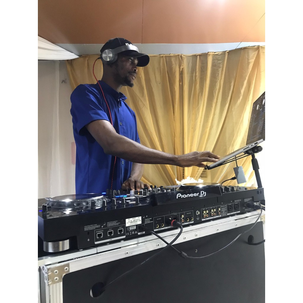 Deejay Prezzy Abuja (FCT) Wedding DJ Services 24/7 WhatsApp Booking