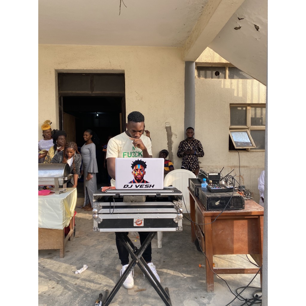 DJ Vesh Kubwa Abuja Wedding and Event DJ Services 4.9 Rating