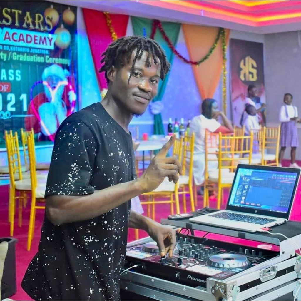 Rolex285 Entertainment Owase, Warri Wedding DJ and Event Sound Service