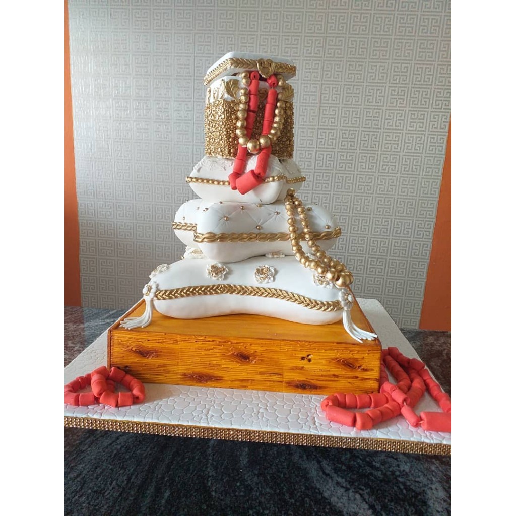 Tee's Cake Empire Elelenwa, Rivers: Custom Wedding Cakes & Delivery