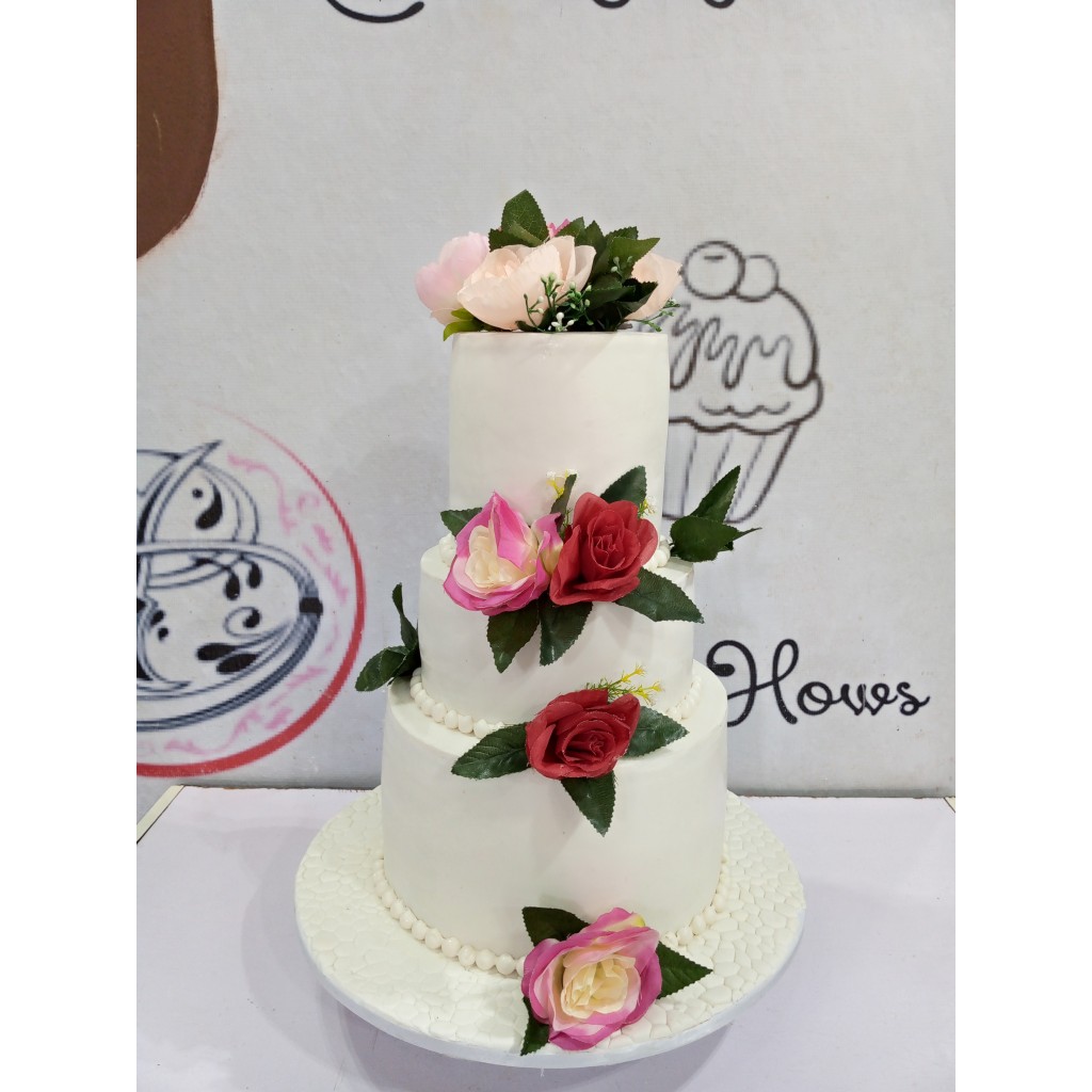 Creamy Bitez Cakes Uyo: Custom and Wedding Cakes With Delivery