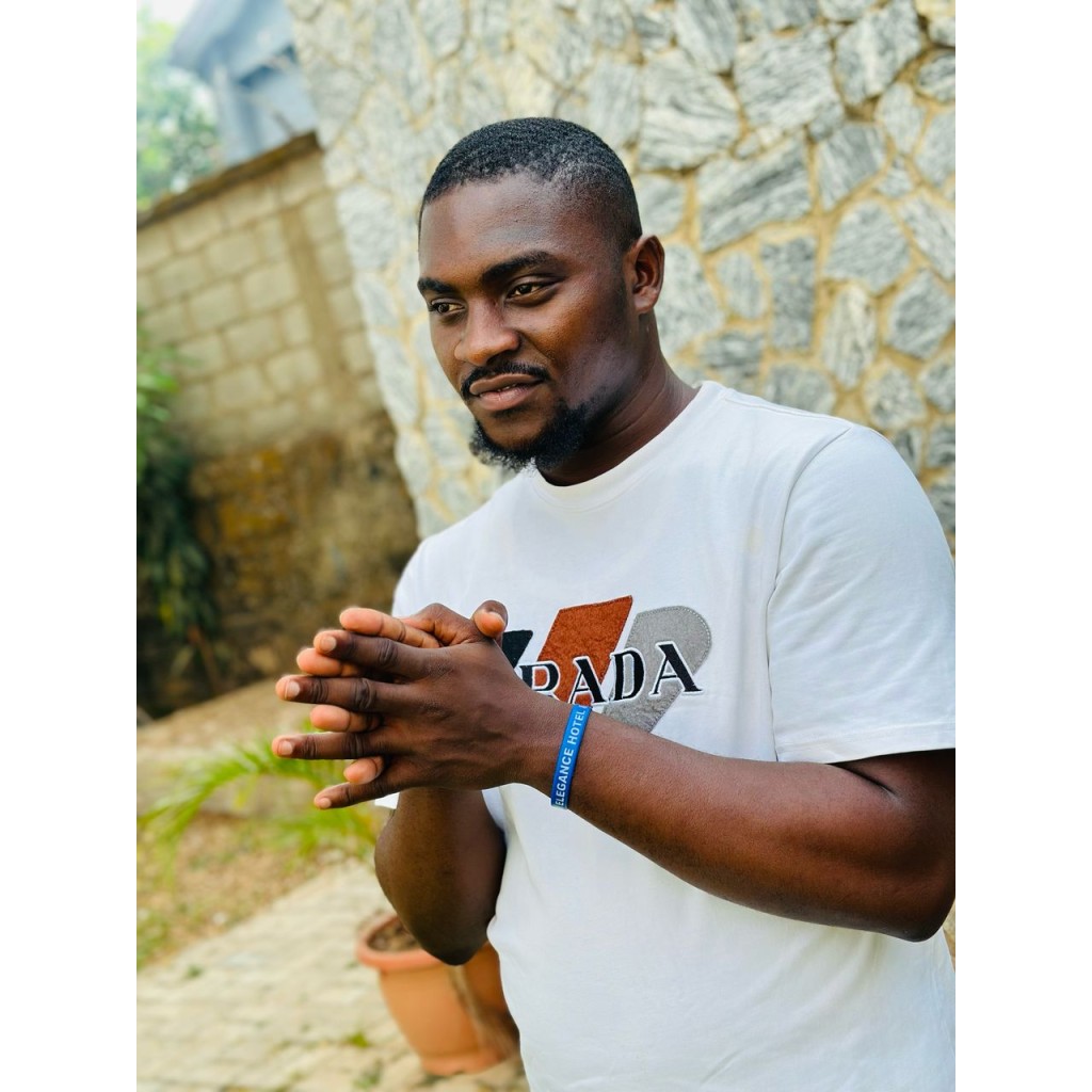 MC EFCC (Executive Finest Corporate Comedian) Kubwa Abuja MC and Comedy