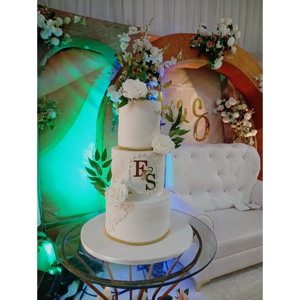 Refe's Treats Ibafo, Ogun — Wedding Cakes, Fruit Cakes and Pastries