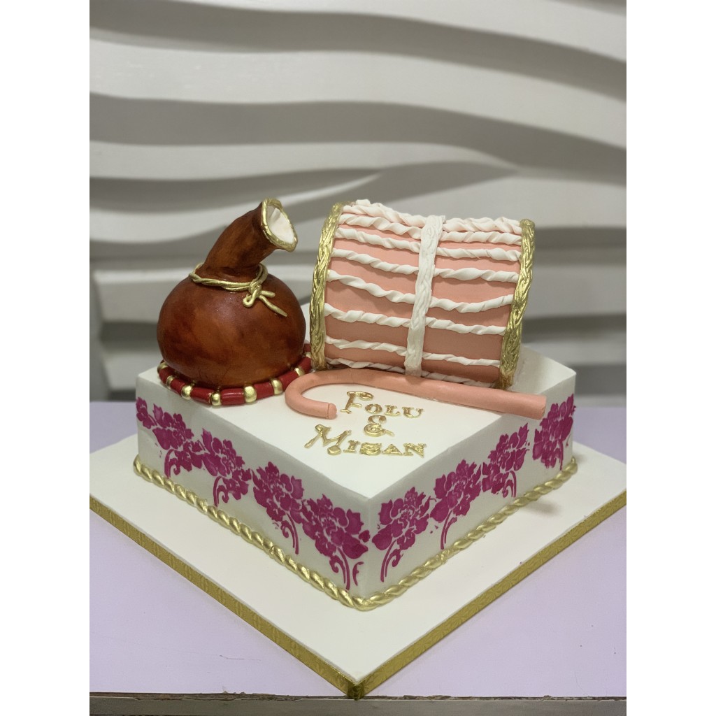 Unique Cakes and Pastries Abeokuta: Custom Wedding Cakes Pickup