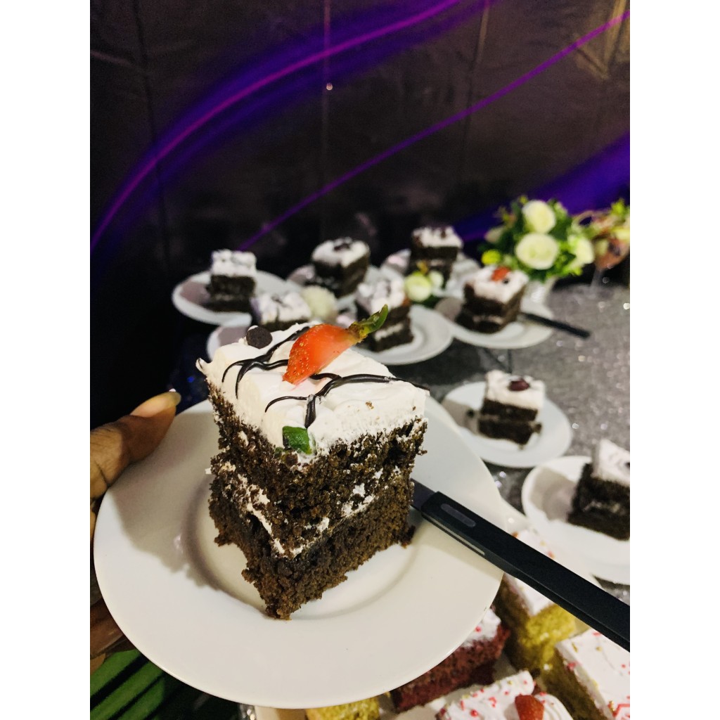 Food Ninja Drinks Catering, Parfait, Shawarma and Cakes in Orile Agege