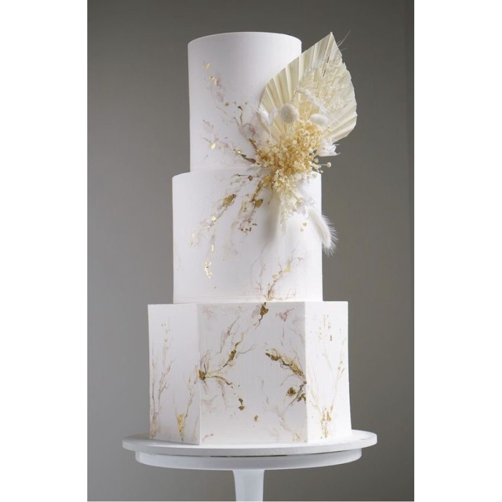 MZZ Damsel Cakes Oyo: Wedding and Celebration Custom Cakes Takeout